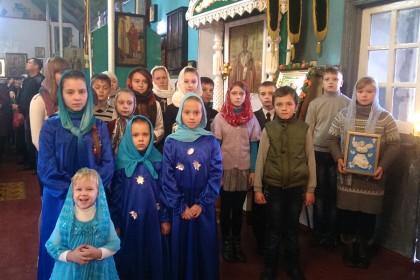 Выступление школьников в храме Артёмово